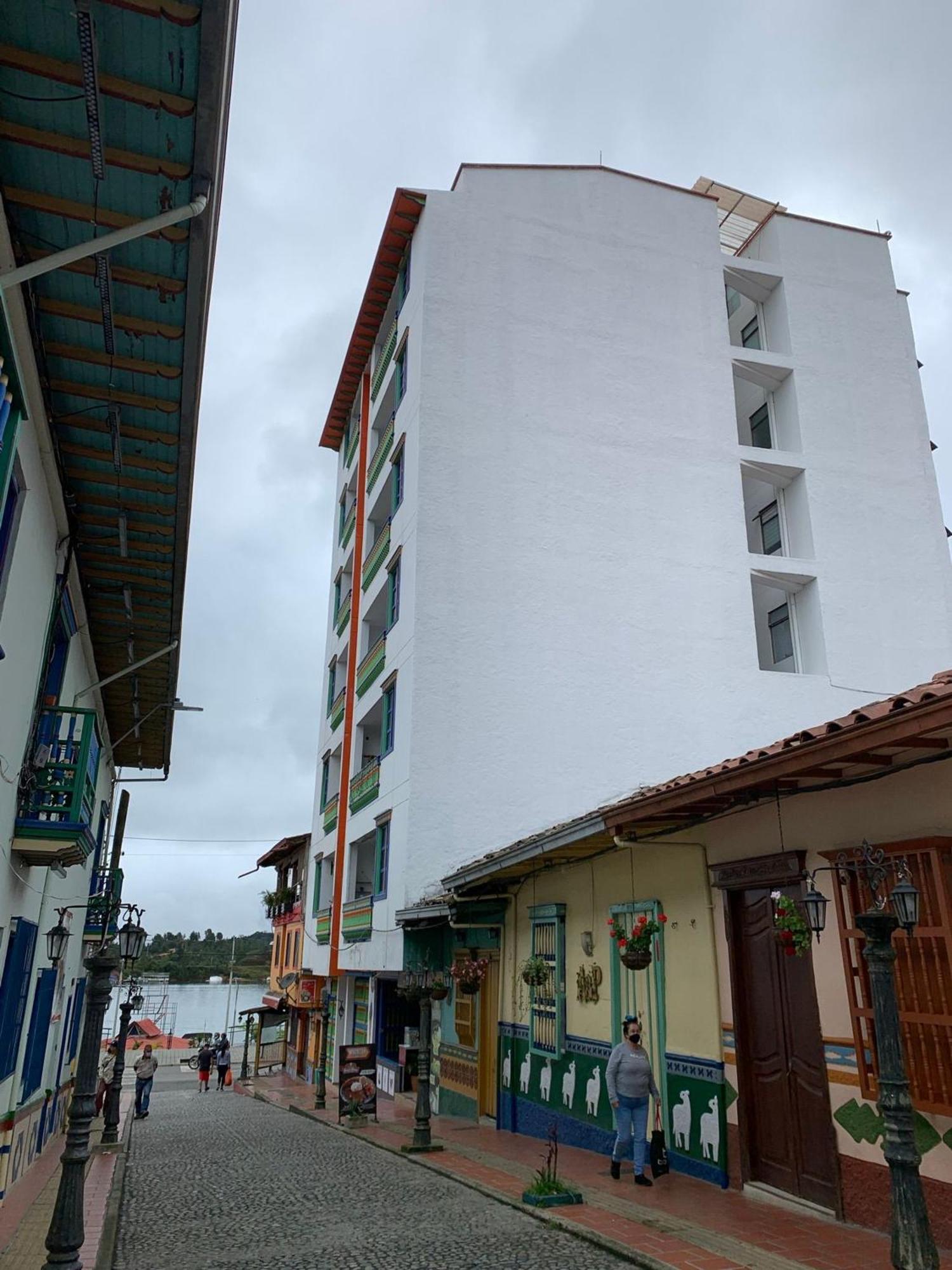 Apartamentos San Jose Vistal Al Lago, Cerca Del Parque. Guatape. Extérieur photo