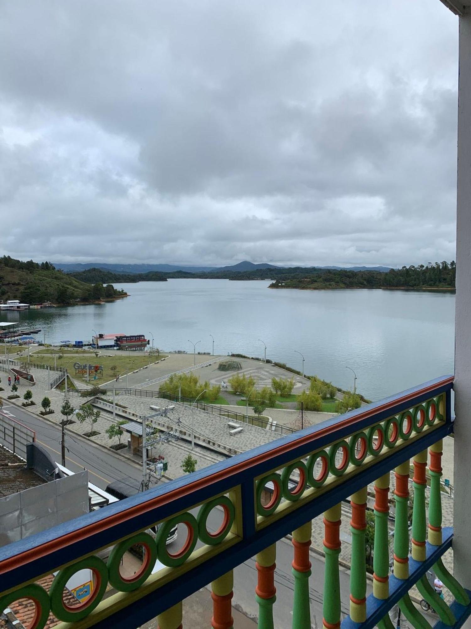 Apartamentos San Jose Vistal Al Lago, Cerca Del Parque. Guatape. Extérieur photo